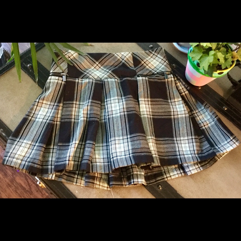 CUTE PLAID JUSTICE SKORT
